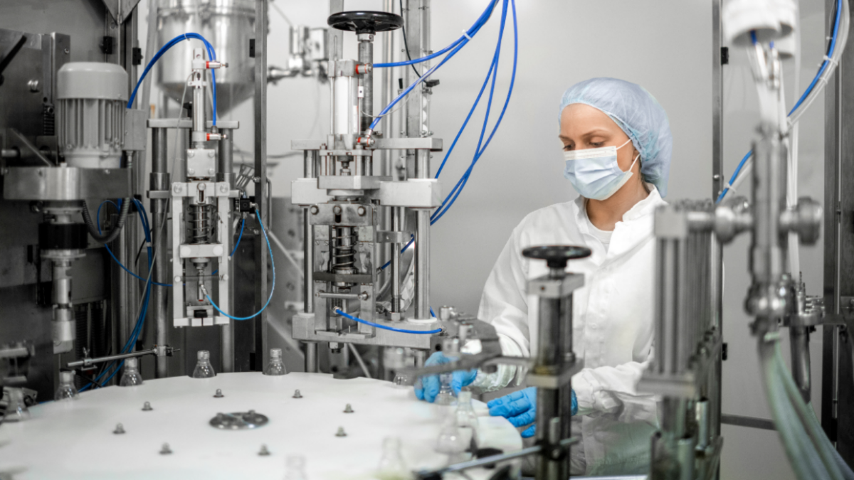 Pharmaceutical production line with quality oversight