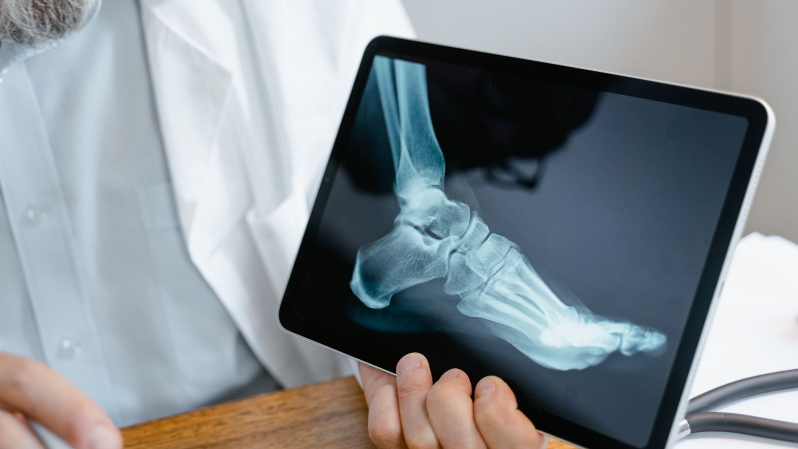 Your CRO for Orthopedic Medical Devices  (1)